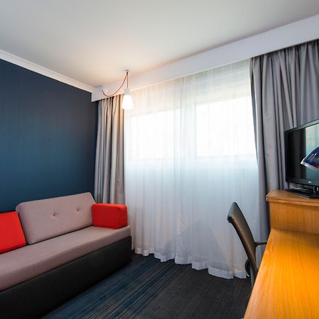 Holiday Inn Express - Glasgow - City Ctr Riverside By Ihg Bagian luar foto
