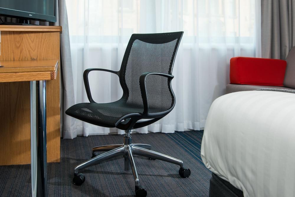 Holiday Inn Express - Glasgow - City Ctr Riverside By Ihg Bagian luar foto