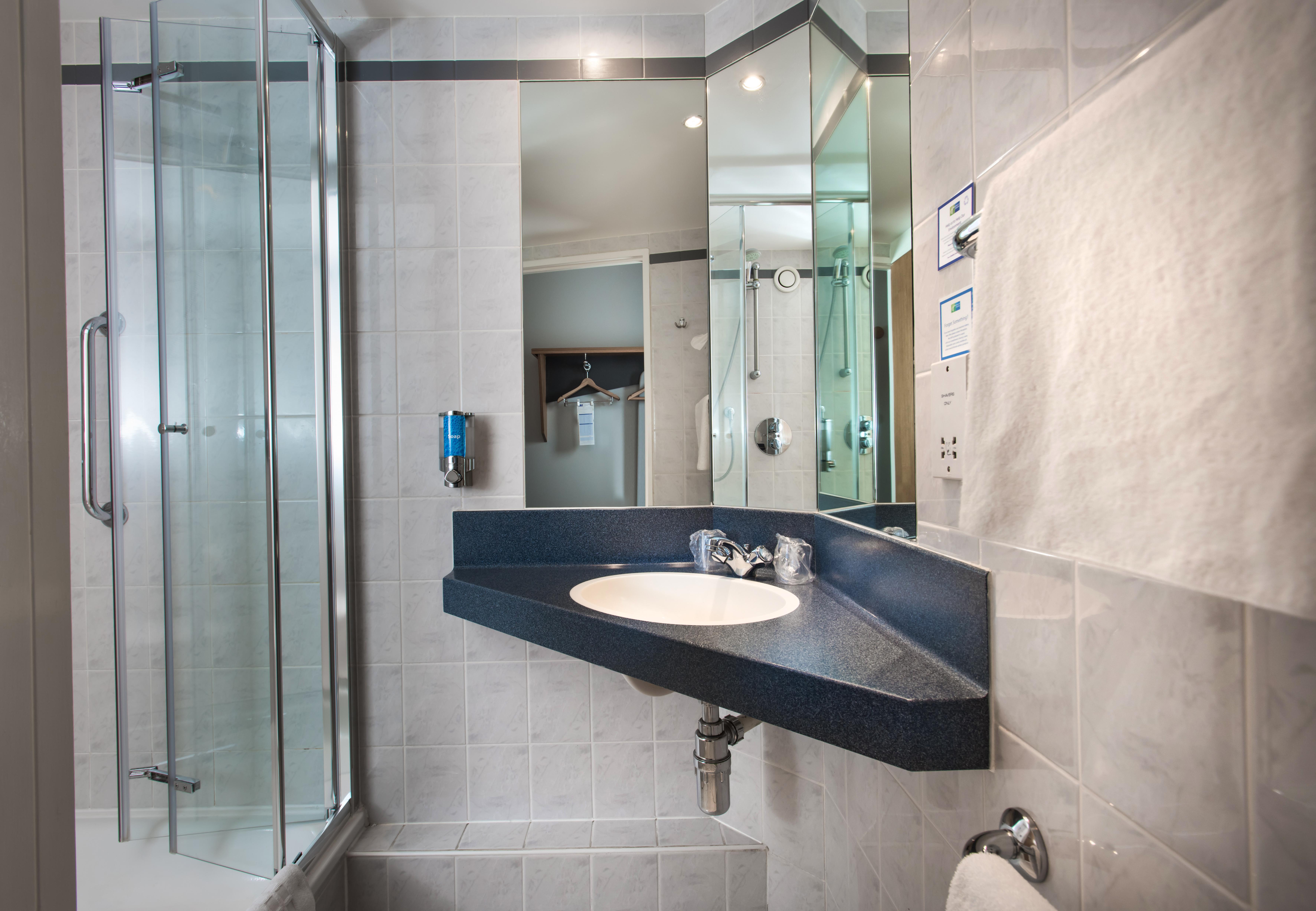Holiday Inn Express - Glasgow - City Ctr Riverside By Ihg Bagian luar foto