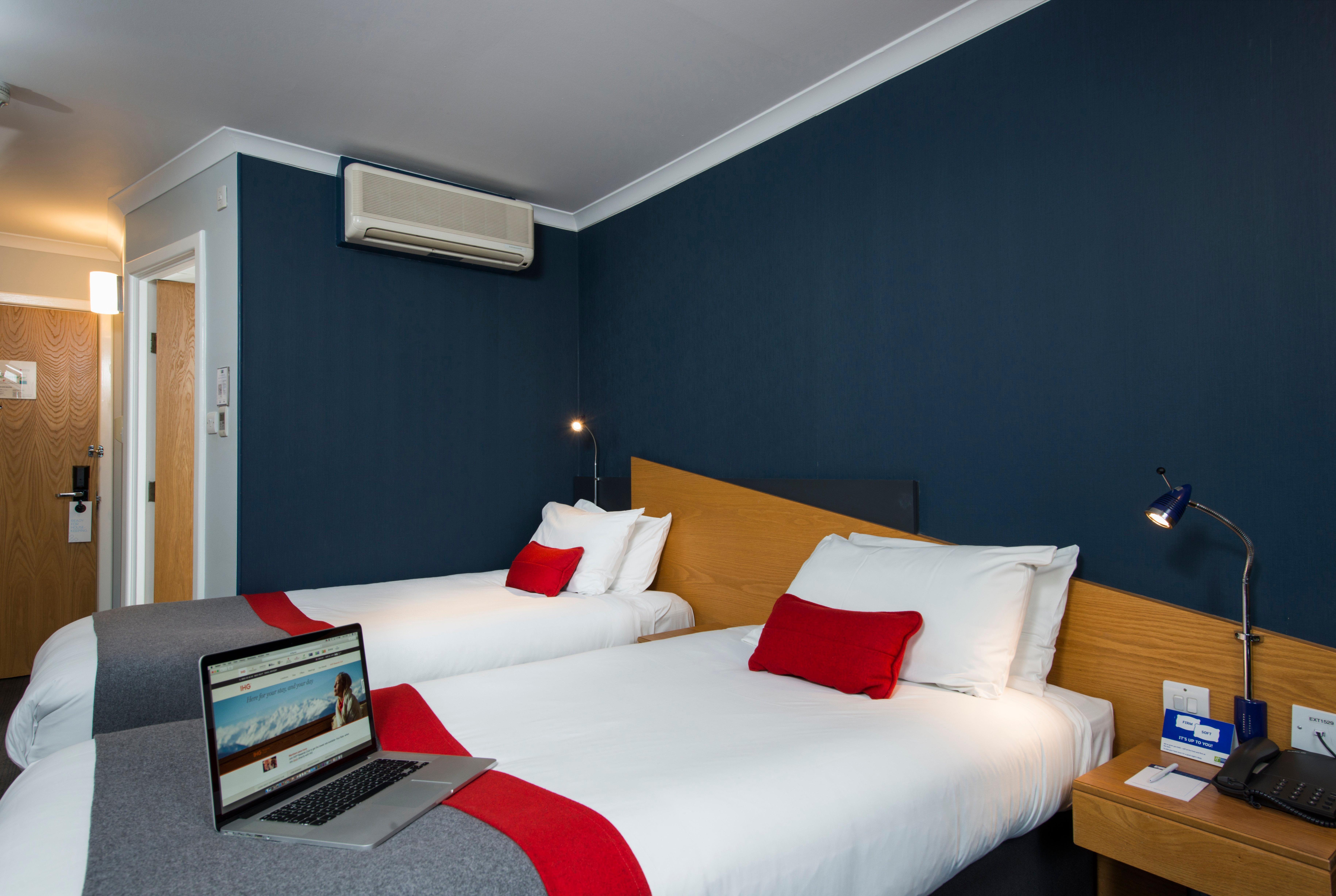 Holiday Inn Express - Glasgow - City Ctr Riverside By Ihg Bagian luar foto