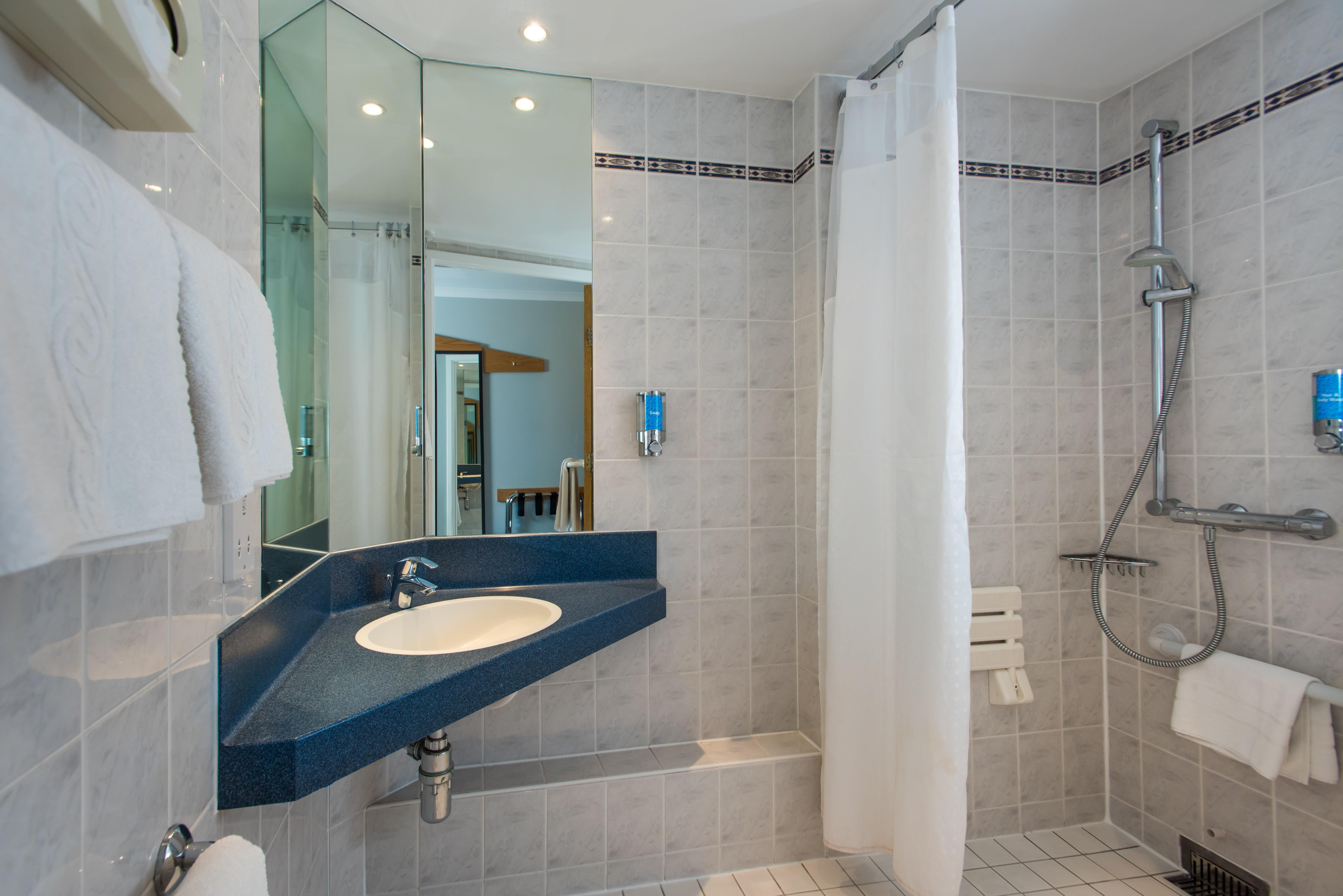 Holiday Inn Express - Glasgow - City Ctr Riverside By Ihg Bagian luar foto