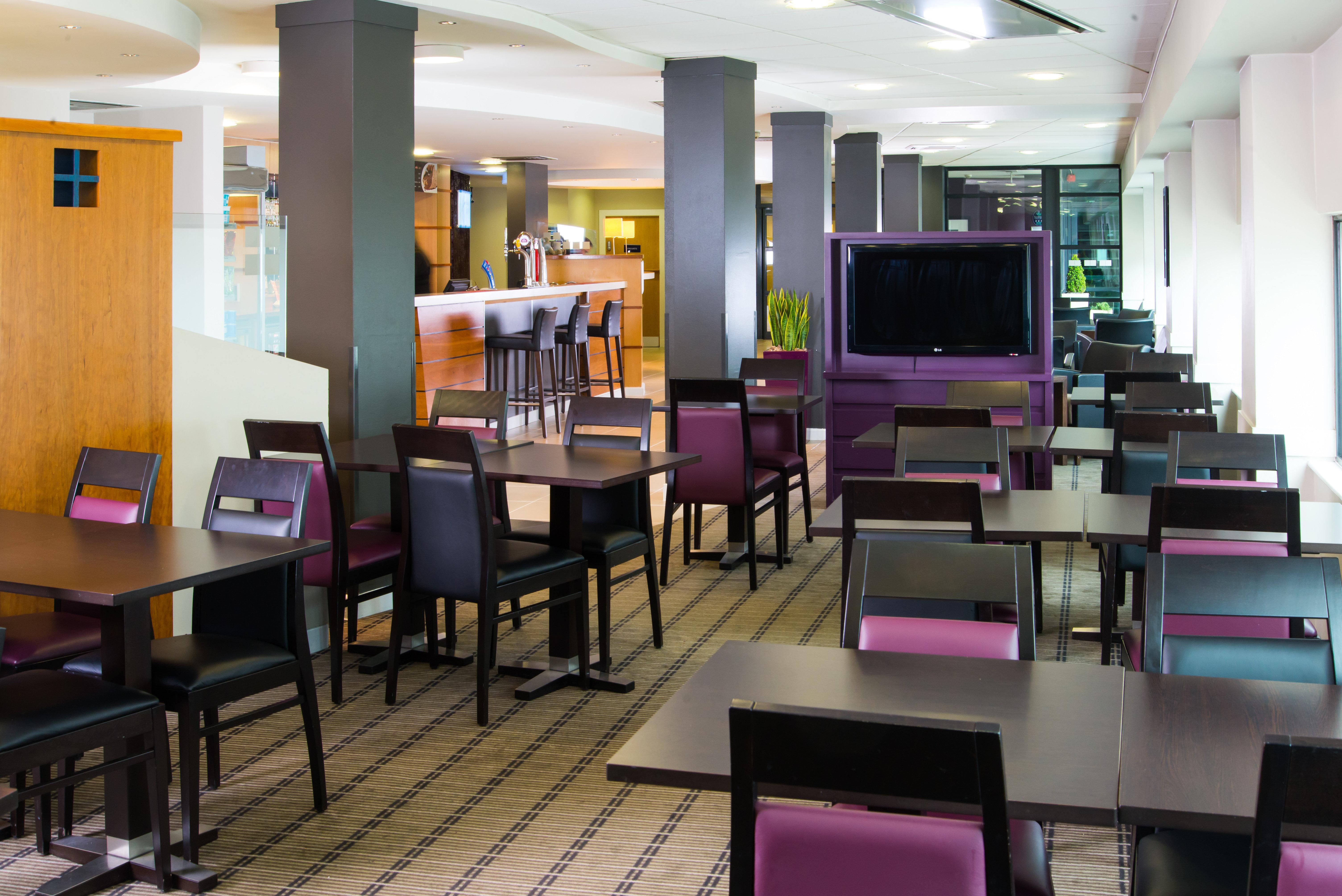 Holiday Inn Express - Glasgow - City Ctr Riverside By Ihg Bagian luar foto