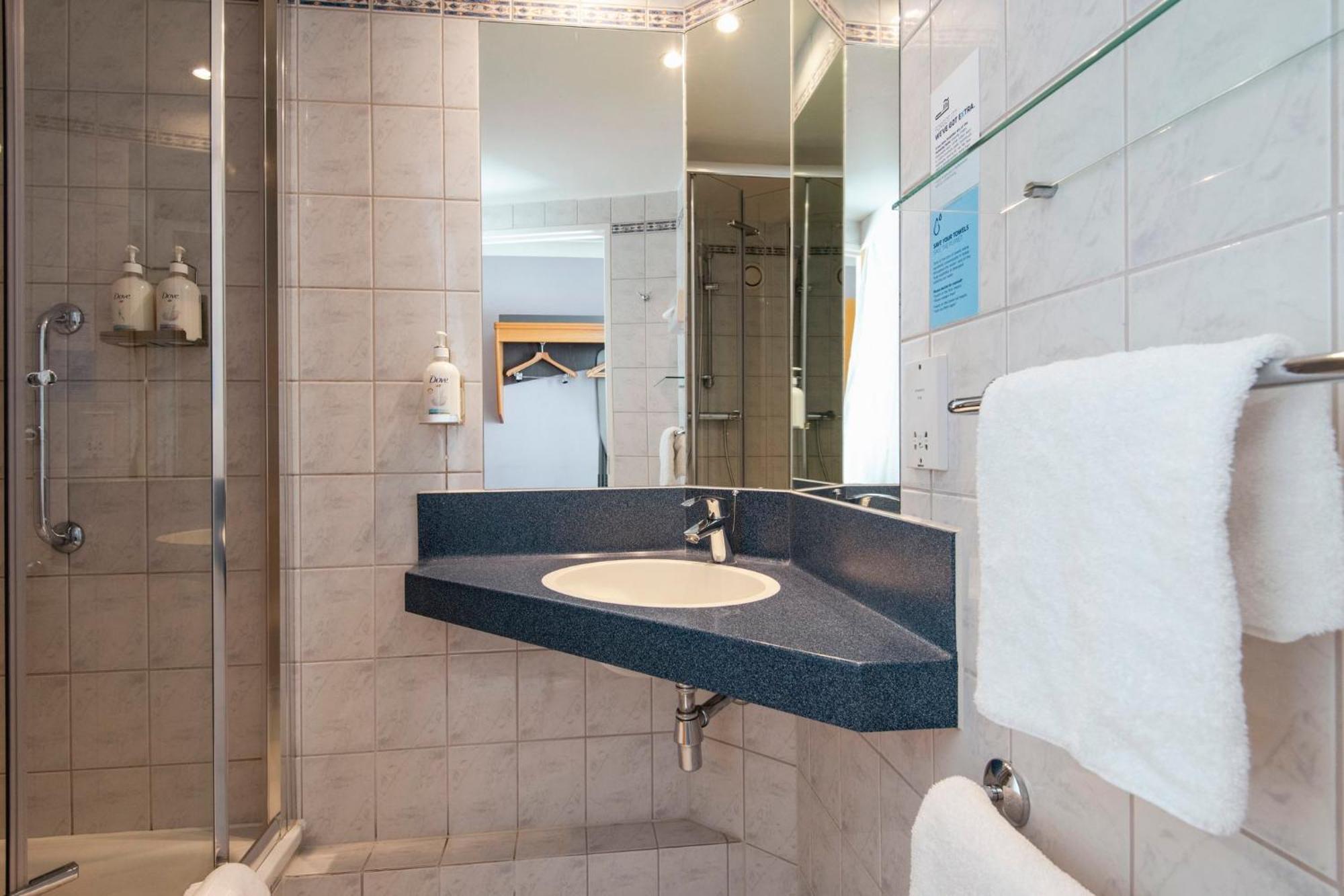 Holiday Inn Express - Glasgow - City Ctr Riverside By Ihg Bagian luar foto