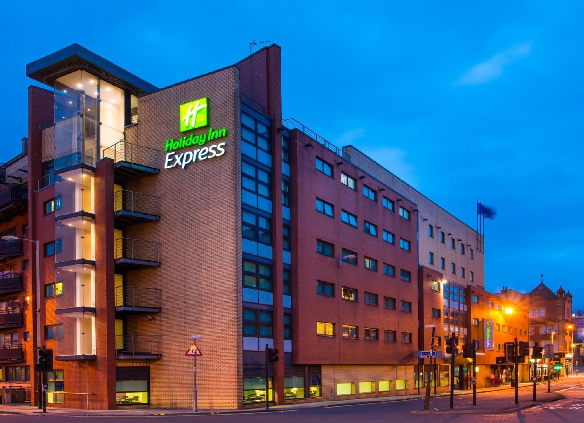 Holiday Inn Express - Glasgow - City Ctr Riverside By Ihg Bagian luar foto