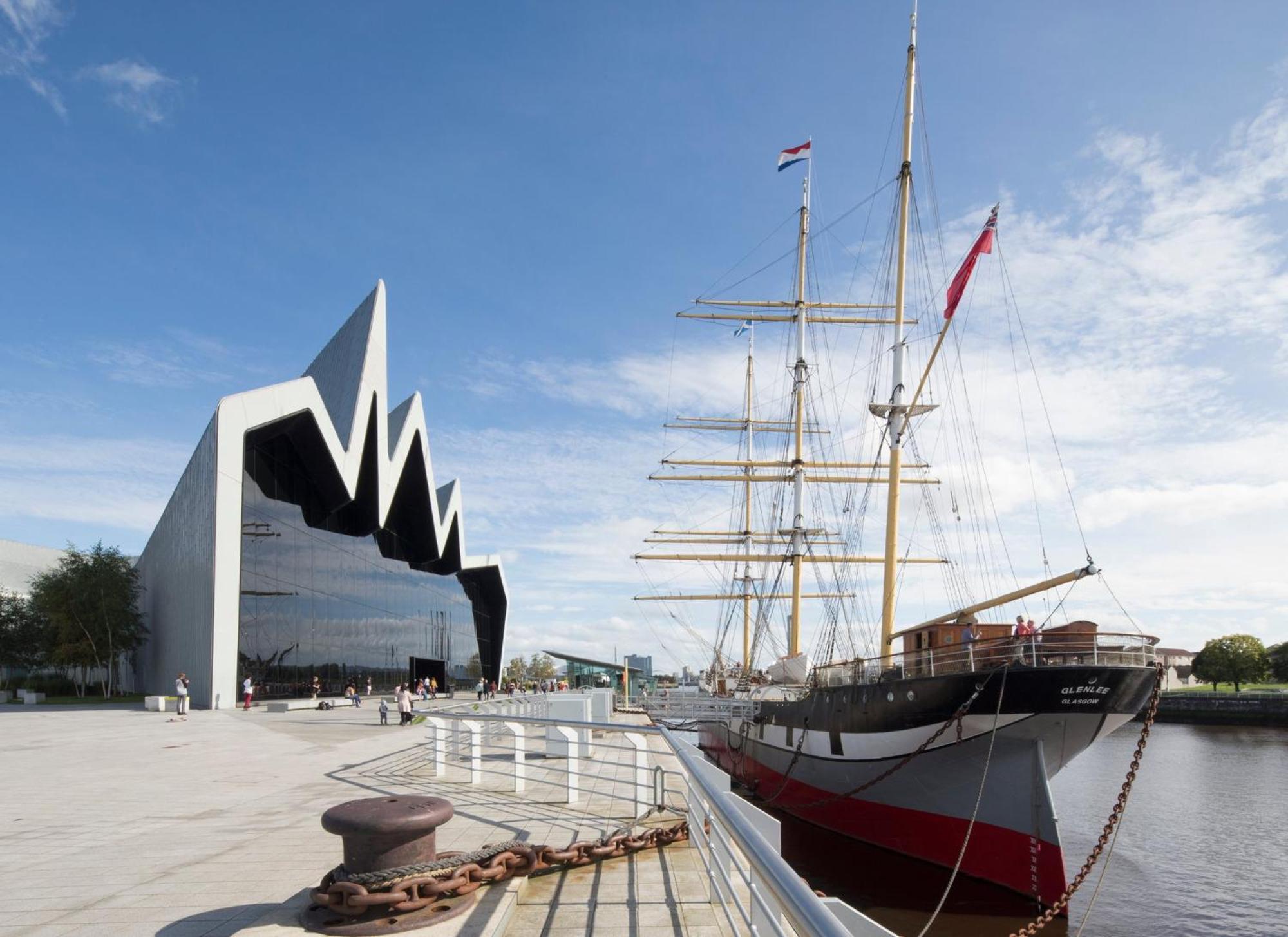 Holiday Inn Express - Glasgow - City Ctr Riverside By Ihg Bagian luar foto