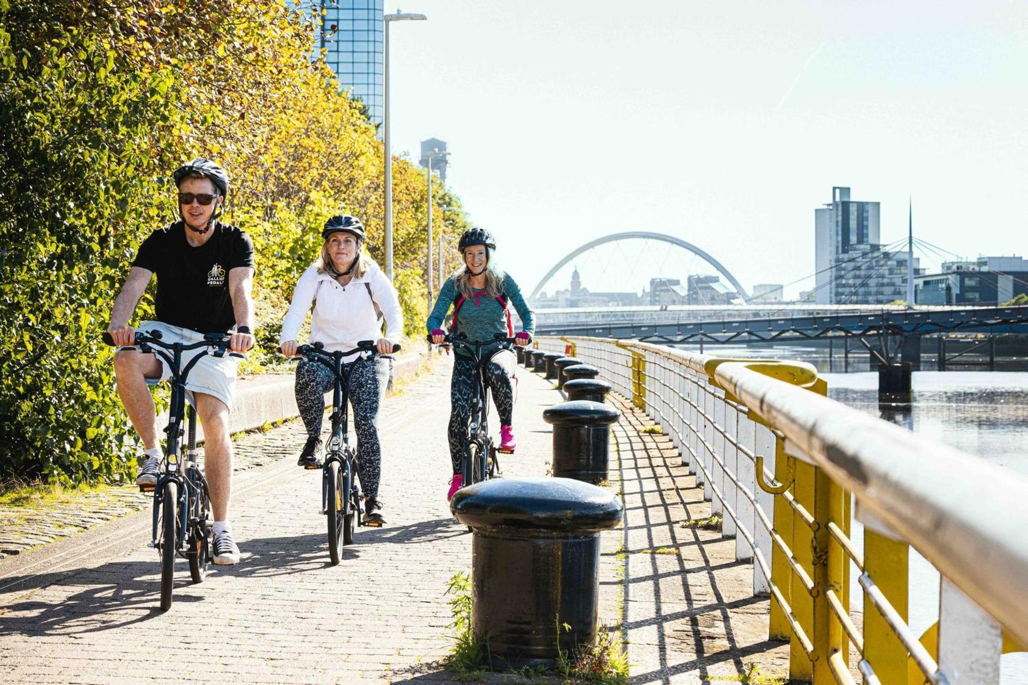 Holiday Inn Express - Glasgow - City Ctr Riverside By Ihg Bagian luar foto