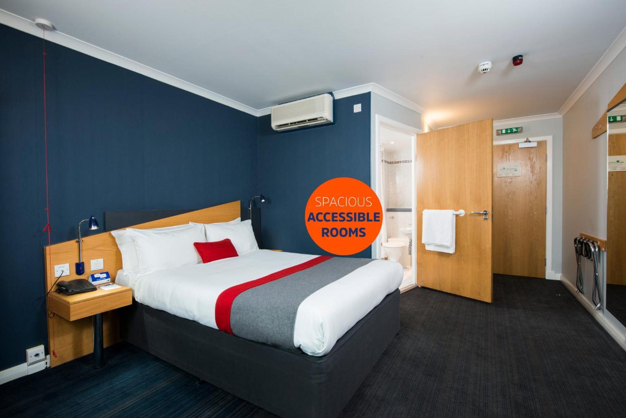 Holiday Inn Express - Glasgow - City Ctr Riverside By Ihg Bagian luar foto