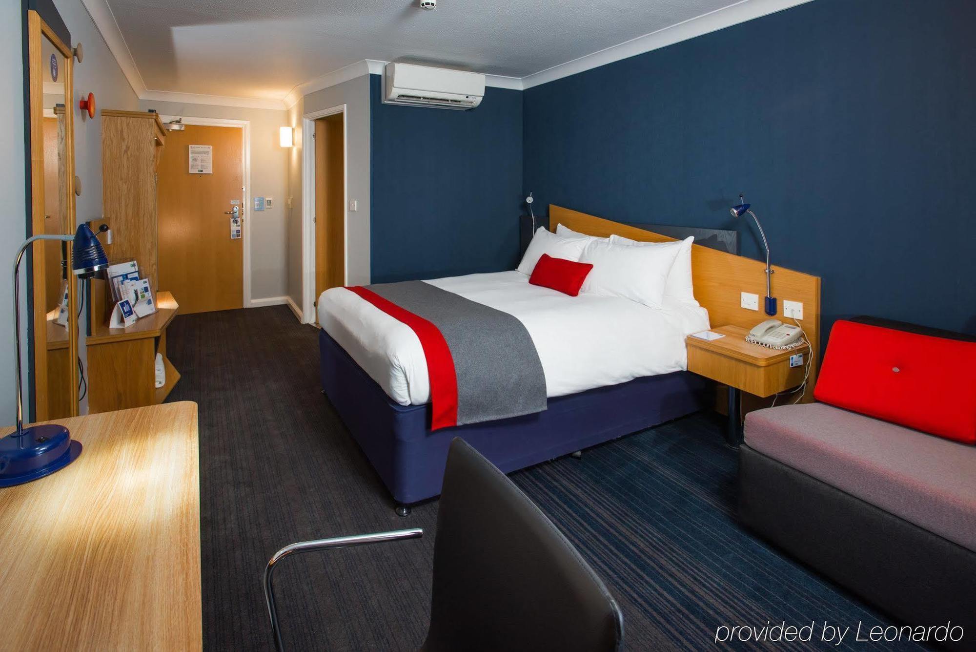 Holiday Inn Express - Glasgow - City Ctr Riverside By Ihg Bagian luar foto